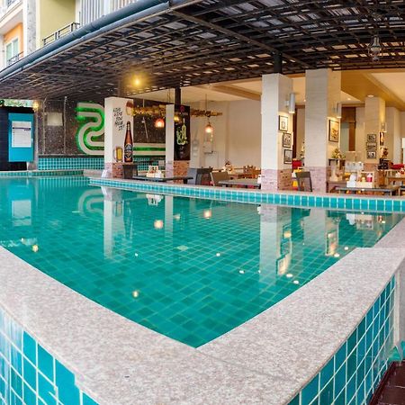 Blue Sky Patong Hotel Екстериор снимка