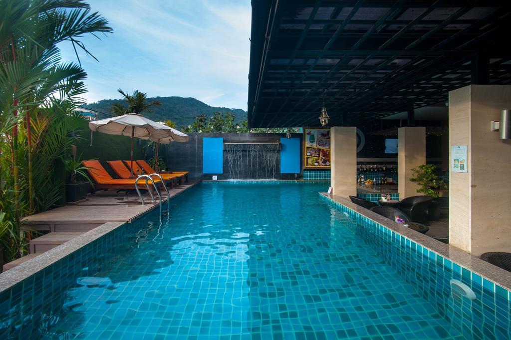 Blue Sky Patong Hotel Екстериор снимка