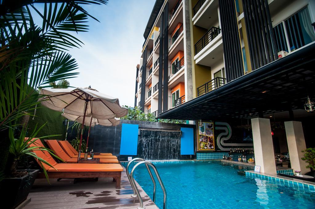 Blue Sky Patong Hotel Екстериор снимка