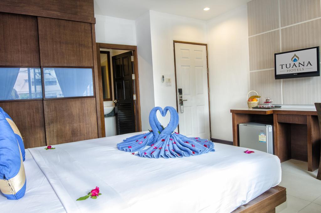 Blue Sky Patong Hotel Екстериор снимка