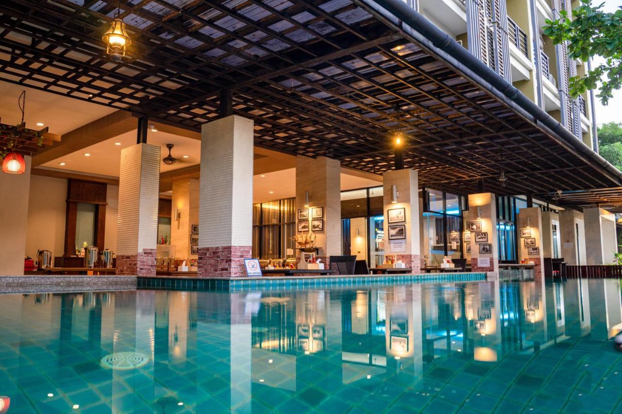 Blue Sky Patong Hotel Екстериор снимка