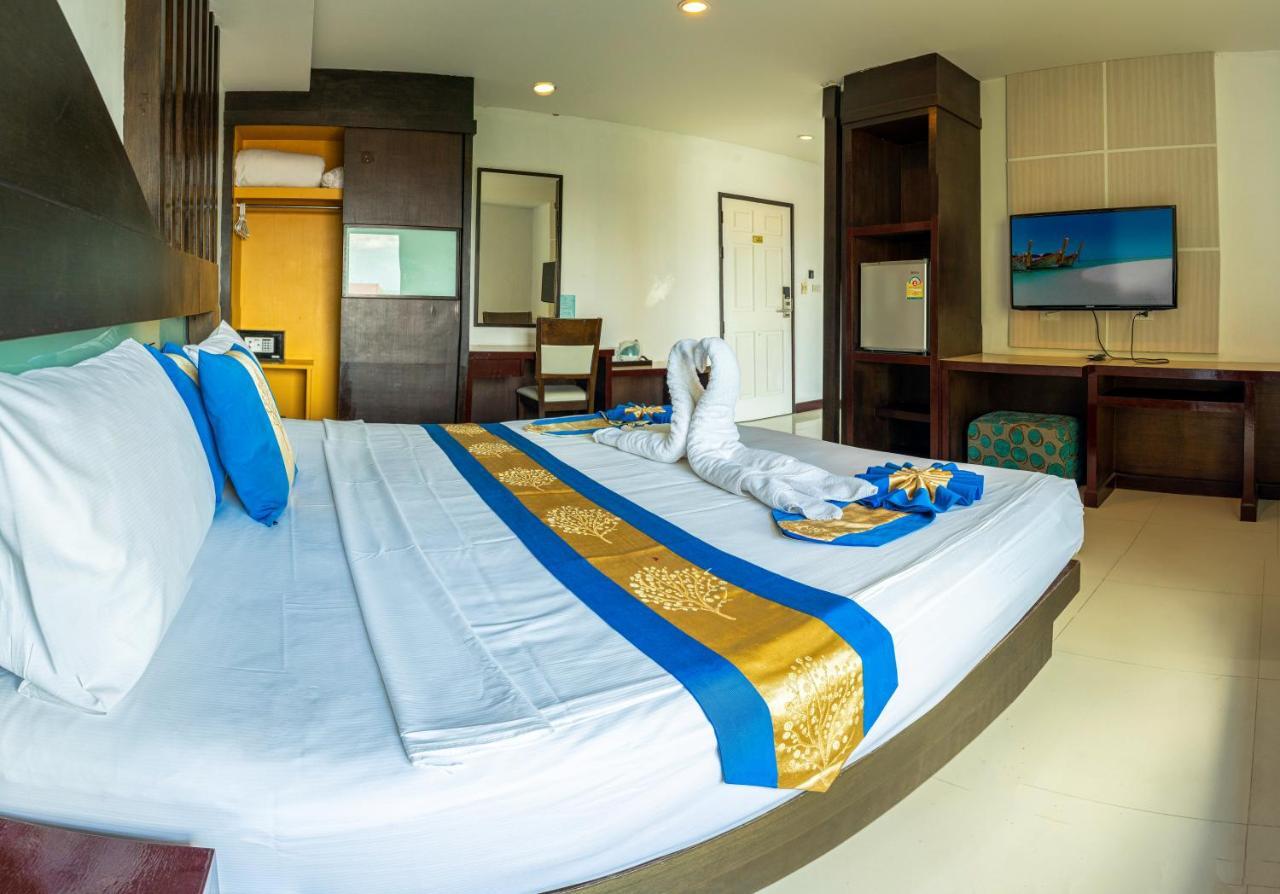 Blue Sky Patong Hotel Екстериор снимка